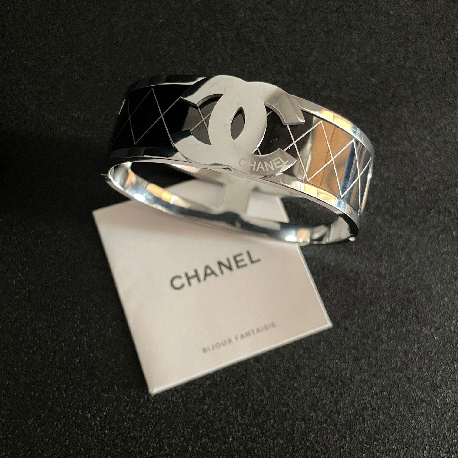 今日特価】CHANEL シャネル 新モデル 幅広菱格模様ブレスレット
