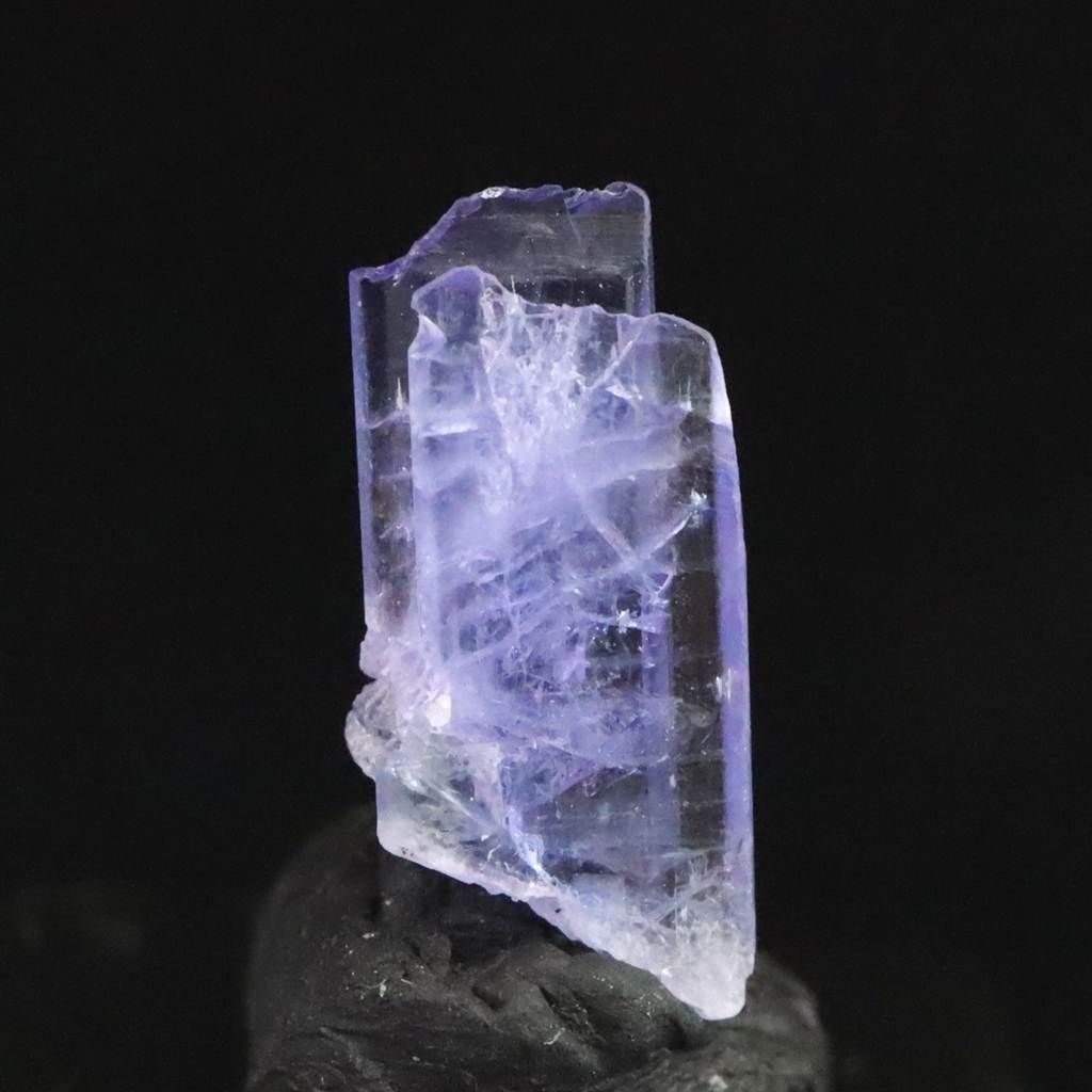 ハイクォリティ✨天然 非加熱 タンザナイト 原石 タンザナイト 非加熱 13.6mm原石 結晶 1.83ct 【榎本通商69929