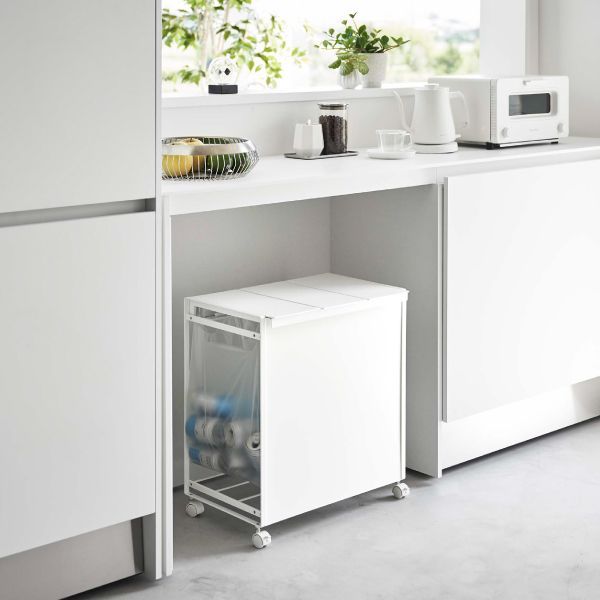 山崎実業 蓋付き目隠し分別ダストワゴン タワー 3分別 tower ゴミ箱 45リットル 45l スリム おしゃれ キッチン ダストボックス 約幅30cm ふた付き ゴミ袋ホルダー 大きい 大容量 ペットボトル キャスター付き ペット いたずら 防止 黒 北欧