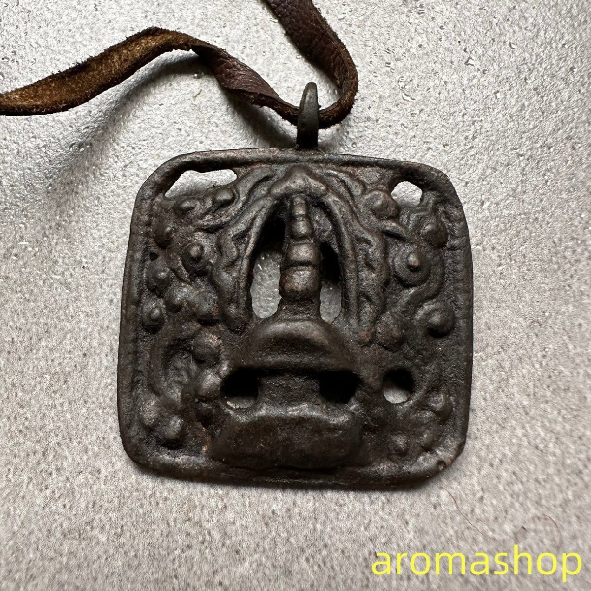 珍しい チベット 密教 ネパール ネックレス 如来八塔 菩提仏札 天鉄 金剛杵手作業 けペンダント アクセサリー招財裝身具