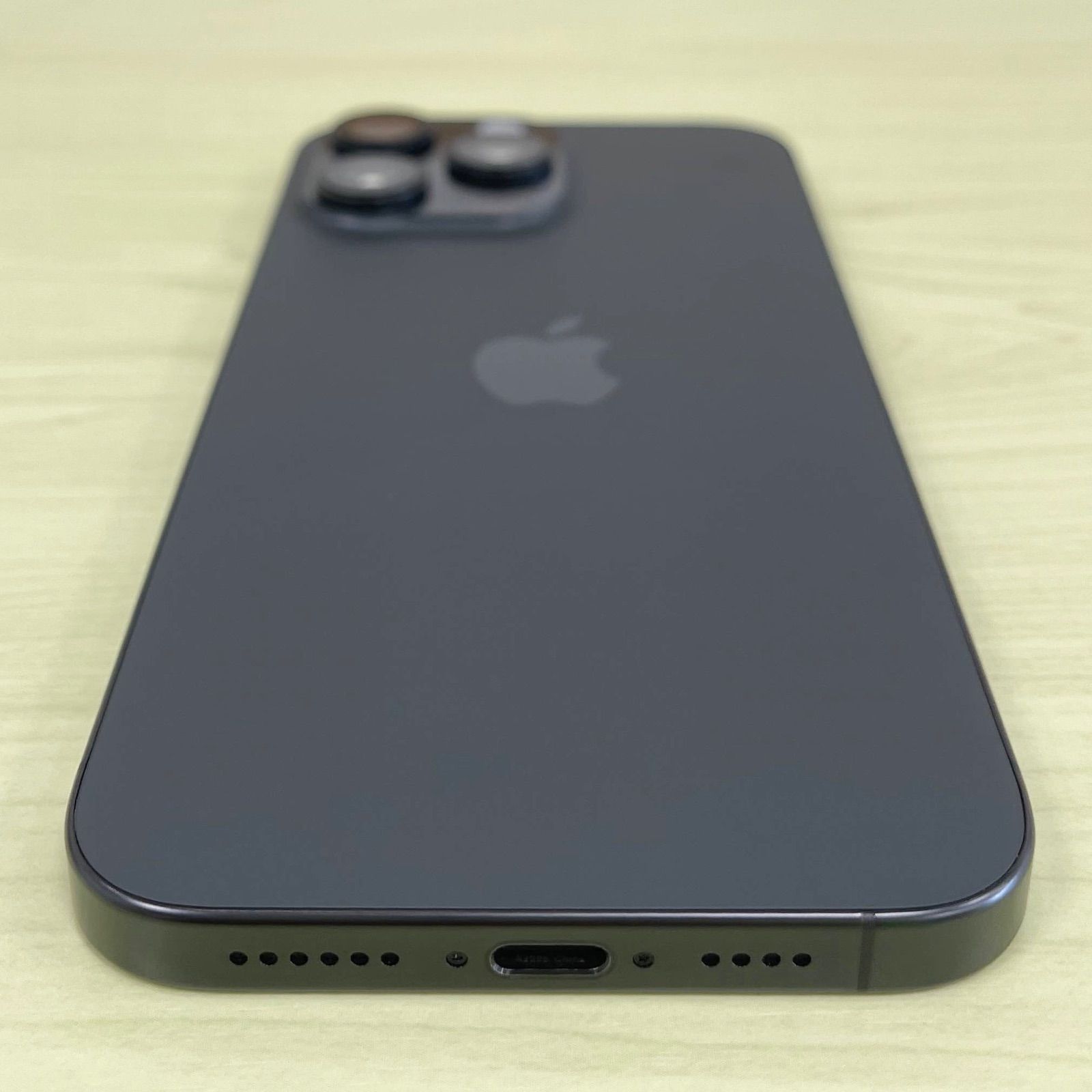 新品に近い】iPhone16ProMax 1TB ブラックチタニウム SIMフリー 21468 