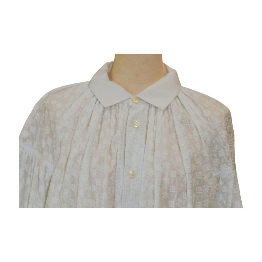 コムデギャルソン tricot COMME des GARCONS シャツ/ブラウス ギャザー 花刺繍 Mサイズ AD2014 ホワイト レディース F-L8436 コムデギャルソン tricot COMME des GARCONS シャツ/ブラウス ギャザー