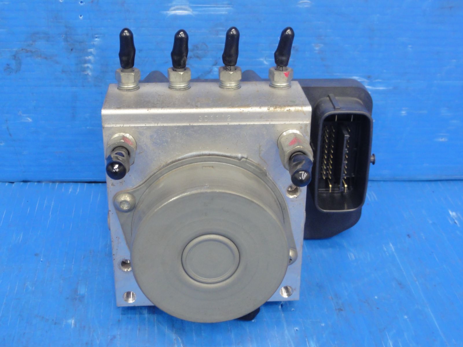 ☆平成25年車 トヨタ NCP141 スペイド ABSアクチュエーター 純正 44540