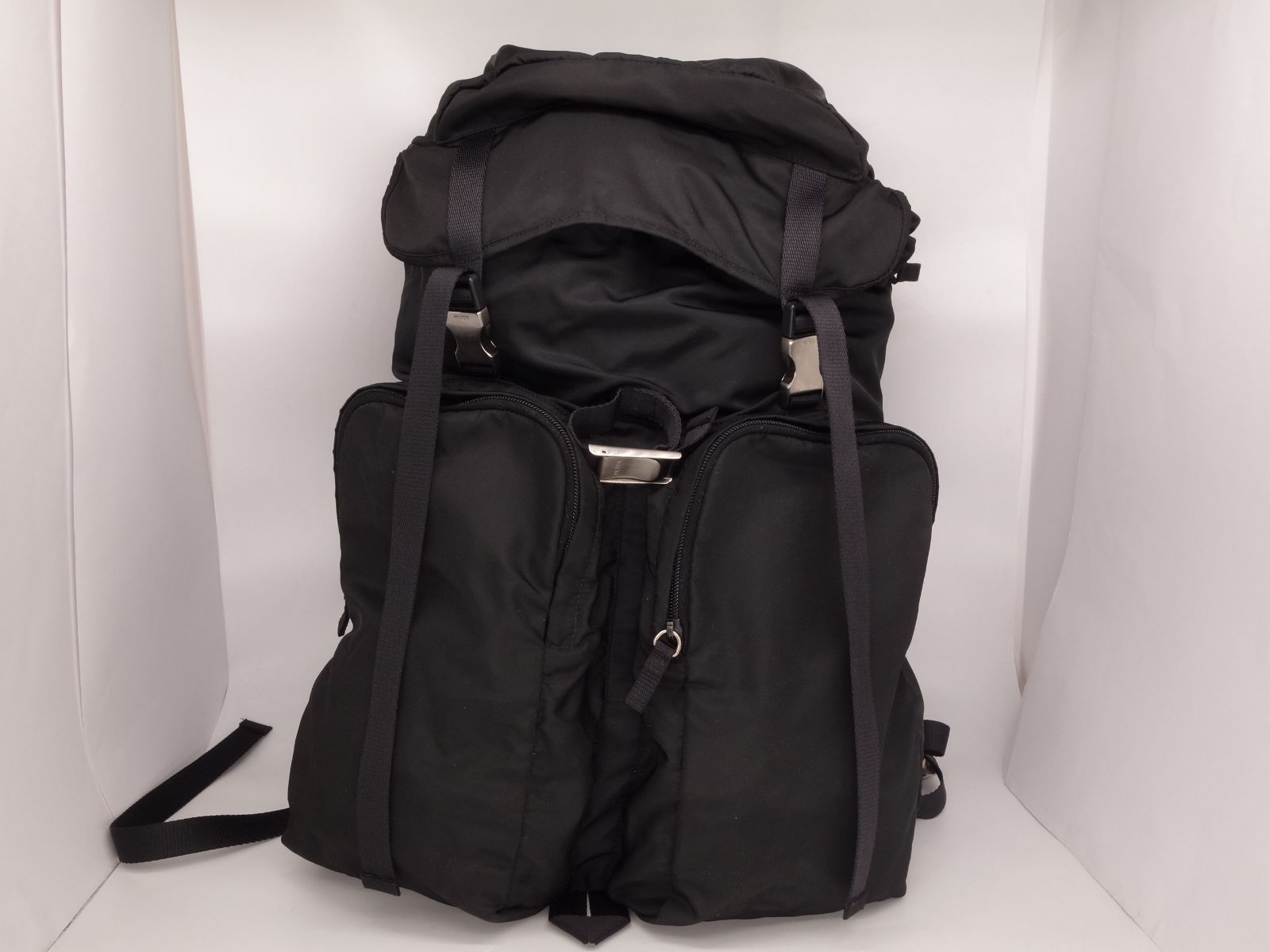 メルカリShops - PRADA プラダ V136 リュック バックパック ナイロン