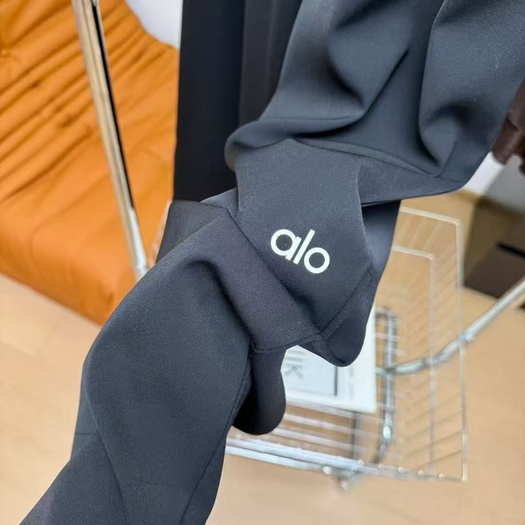 新品 Alo Yoga パンツ ボトム トラウザー アローヨガ ブラック