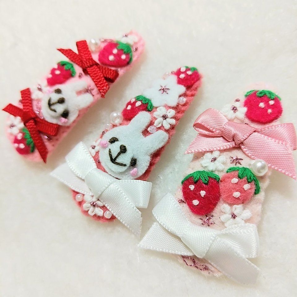 ビーズキラキラいちごちゃんの5センチヘアピン ビーズキラキラいちごちゃんの5センチヘアピン