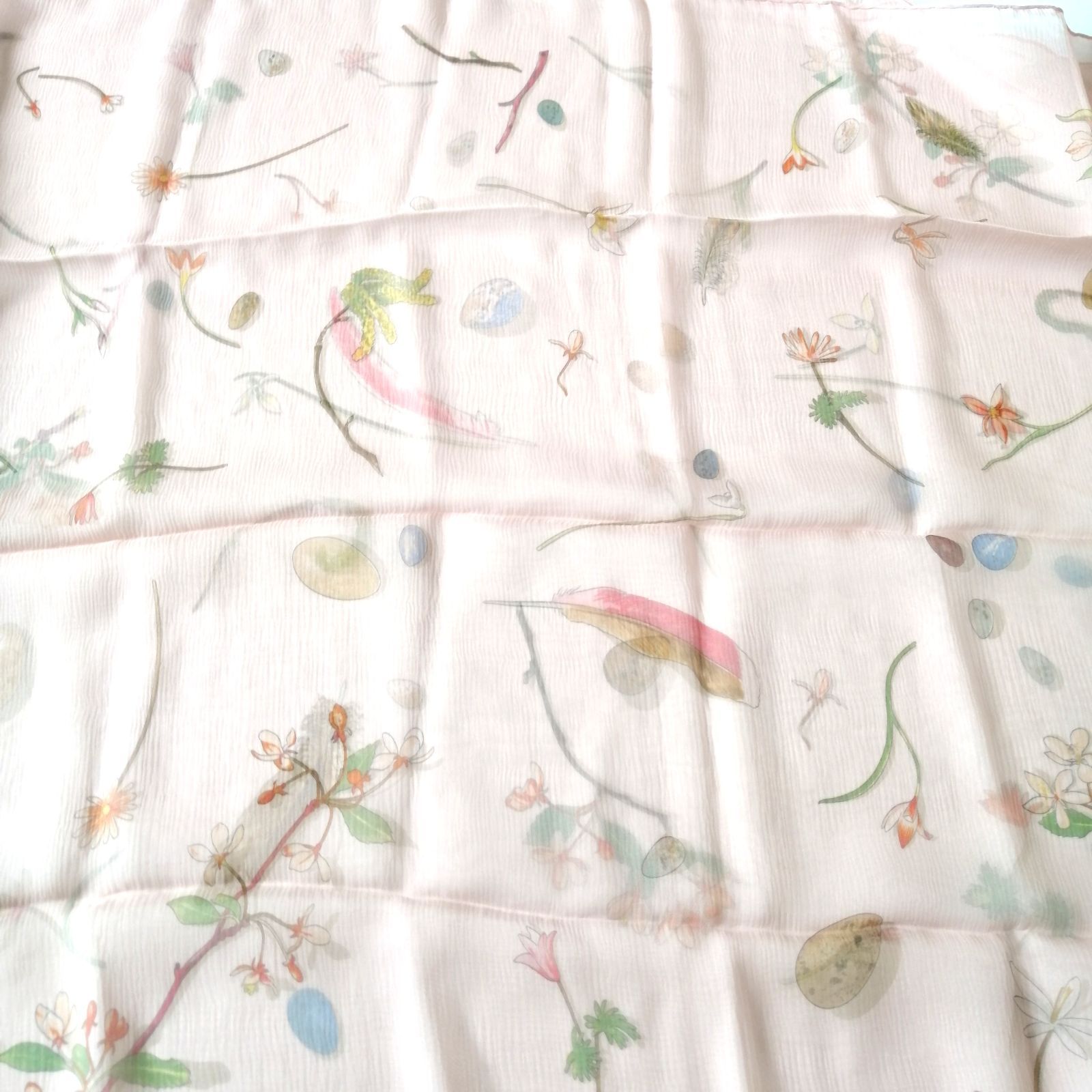 美品　エルメス　ロングスカーフ　シルクモスリン　花と羽　ピンク　116 美品 エルメス HERMES ロングスカーフ シルクモスリン FLEURS et