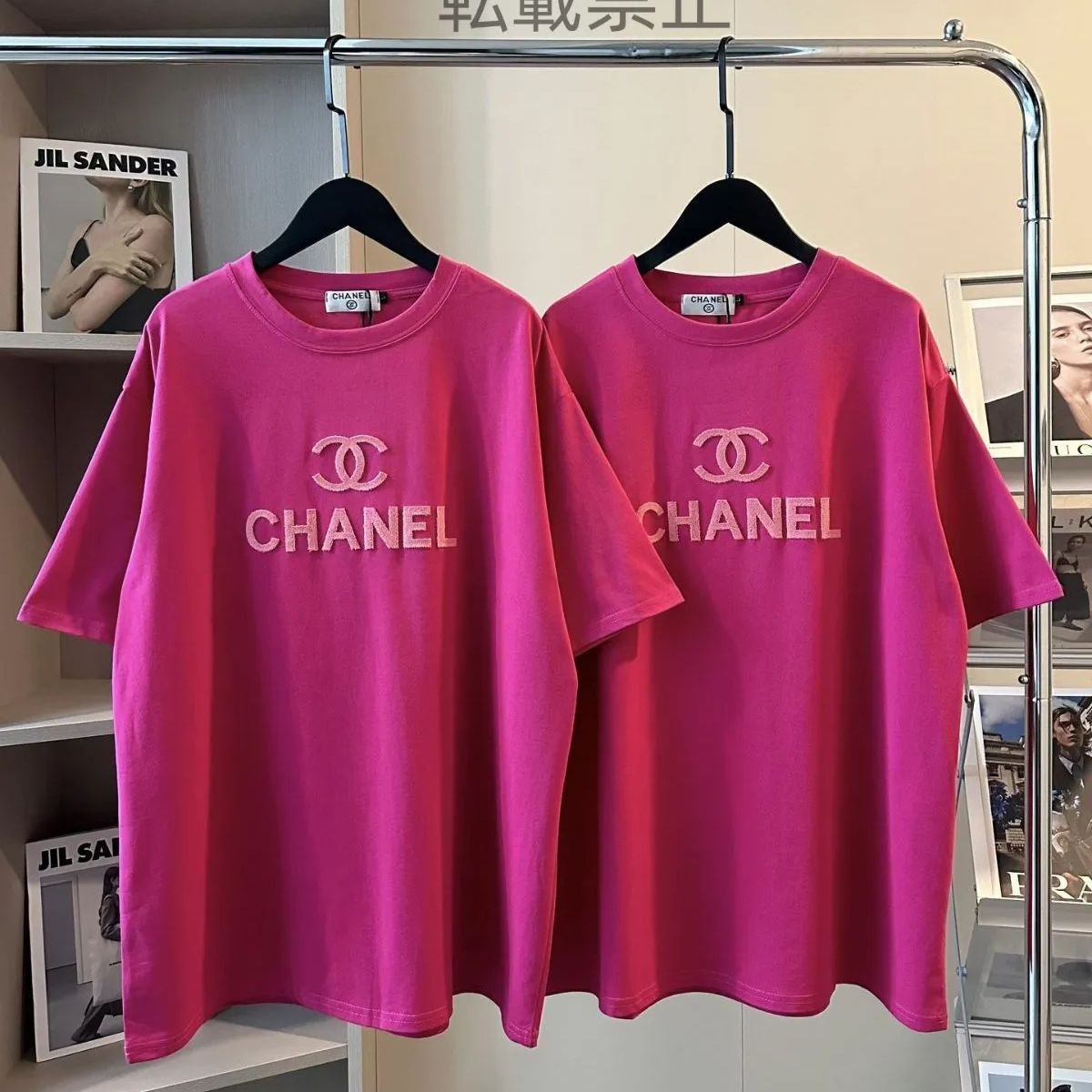 Chanel シャネル/ロゴローズ赤半袖Tシャツ - メルカリ