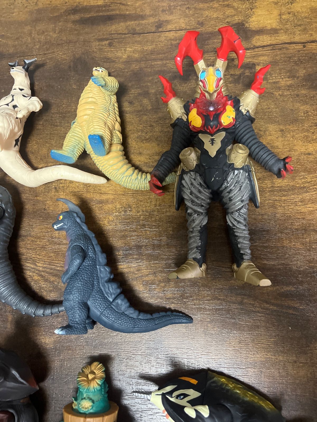 ウルトマンシリーズ怪獣フィギュア まとめ売り! ウルトラマンシリーズ 怪獣フィギュア 多数セット - メルカリ