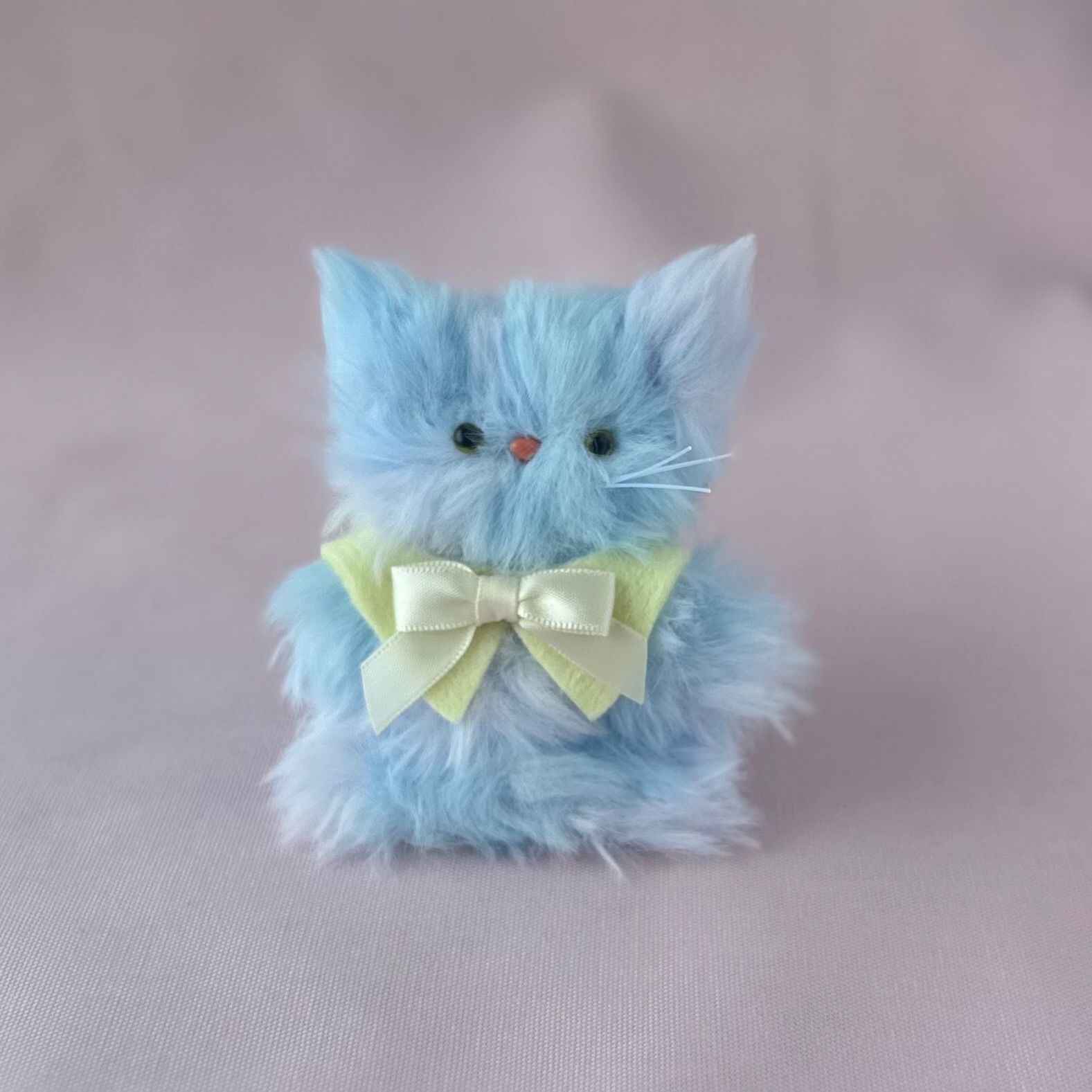ふわふわ長毛⭐︎こねこモールドール（ブルーの宇宙ねこ） - メルカリ