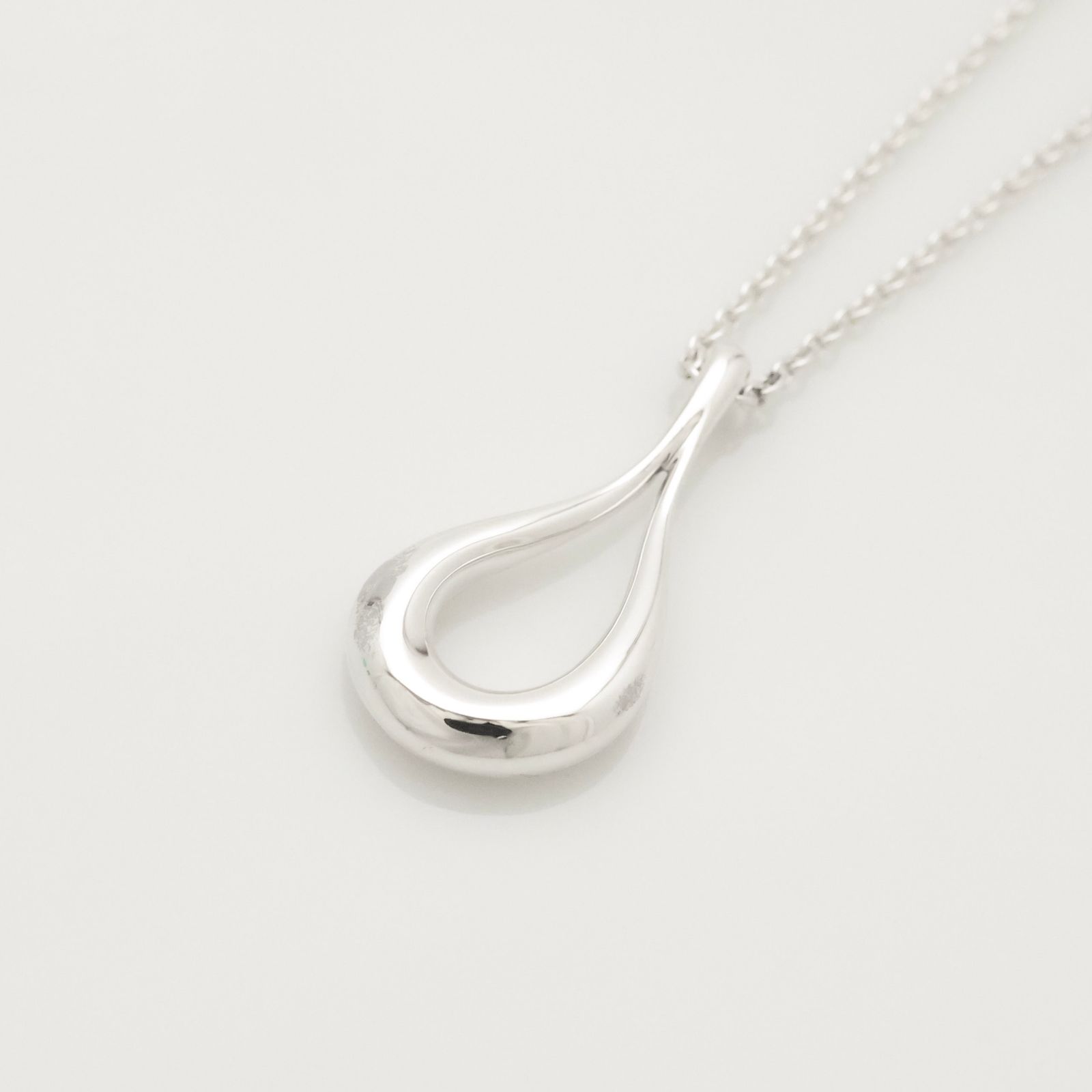 ティアドロップ エルサペレッティ