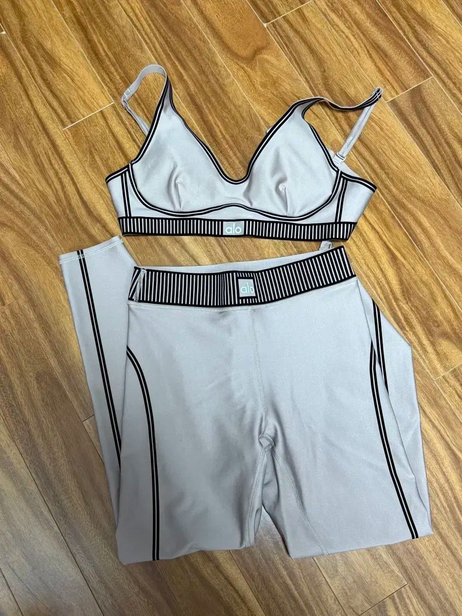 ALO ヨガウェア セット ブラトップ レギンス