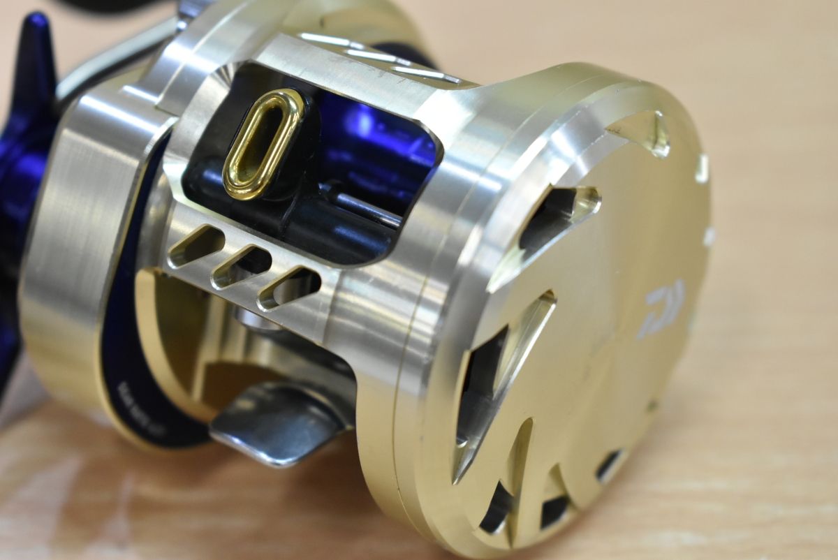 右巻き ベイトリール