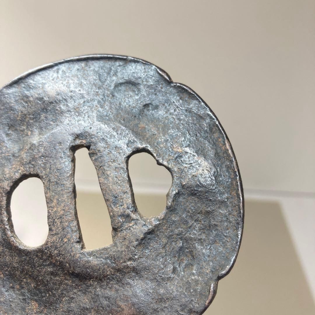 時代鉄地木瓜形鍔　貴重小道具認定書付　127g  東Y6-0216☆2Fトヒルト 時代鉄地木瓜形鍔 貴重小道具認定書付 127g 東Y6-0216☆2F