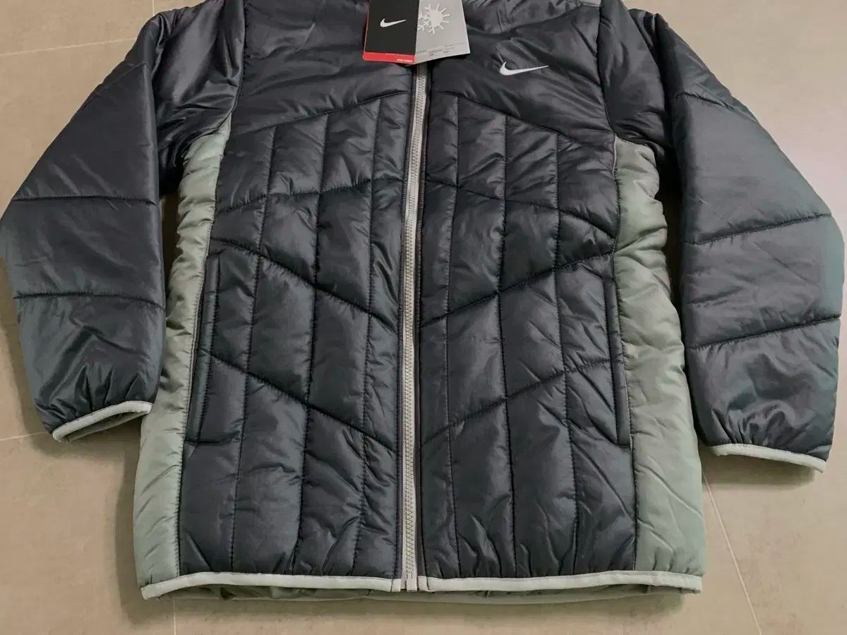 NIKE アウター キッズ 子供 小学 ジュニア 軽量