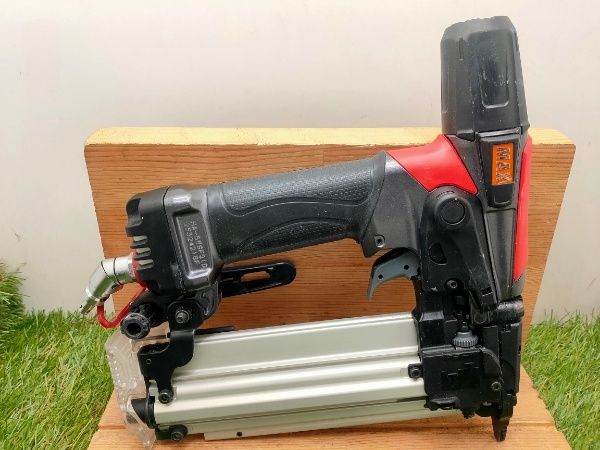 幅広い MAX 高圧フィニッシュネイラ HA-55SF2 D 55mmまで 本体のみ 動作 済み