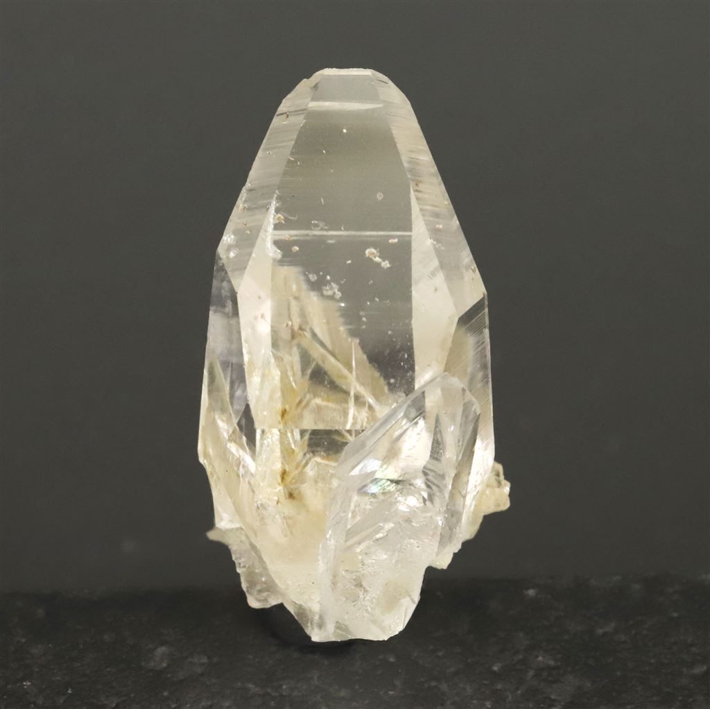 水晶原石 水晶 原石 226g｜天然石 原石 通販のキラリ石