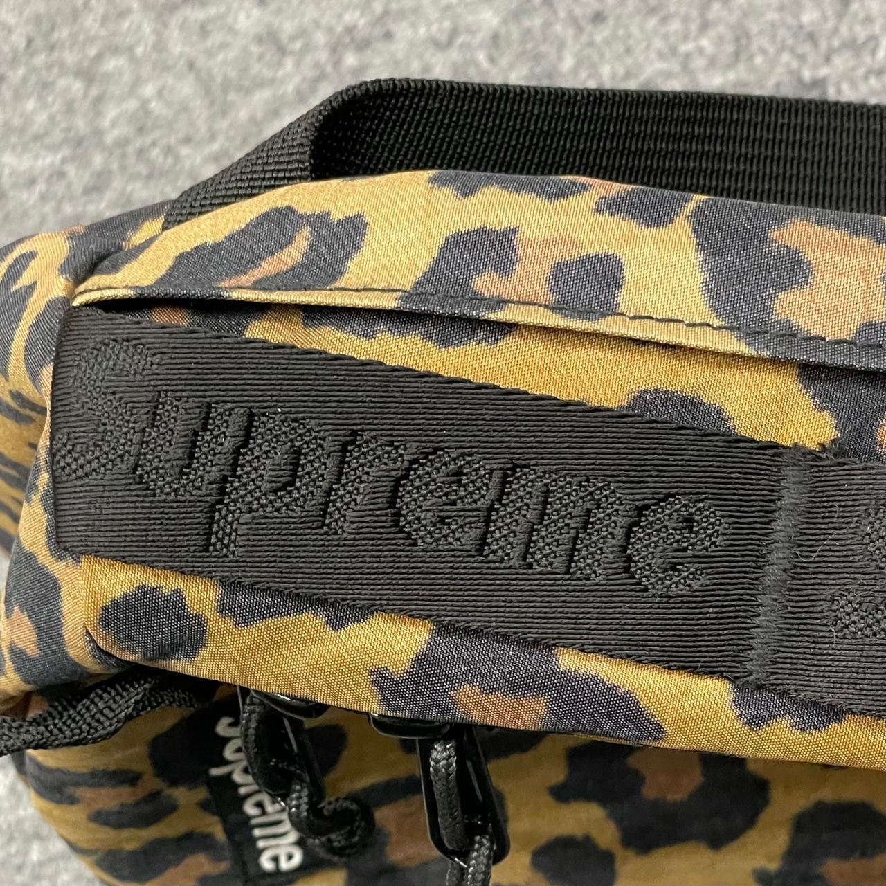 バッグ Supreme Leopard SlingBag 20AW Supreme Sling Bag (FW20) - $78
