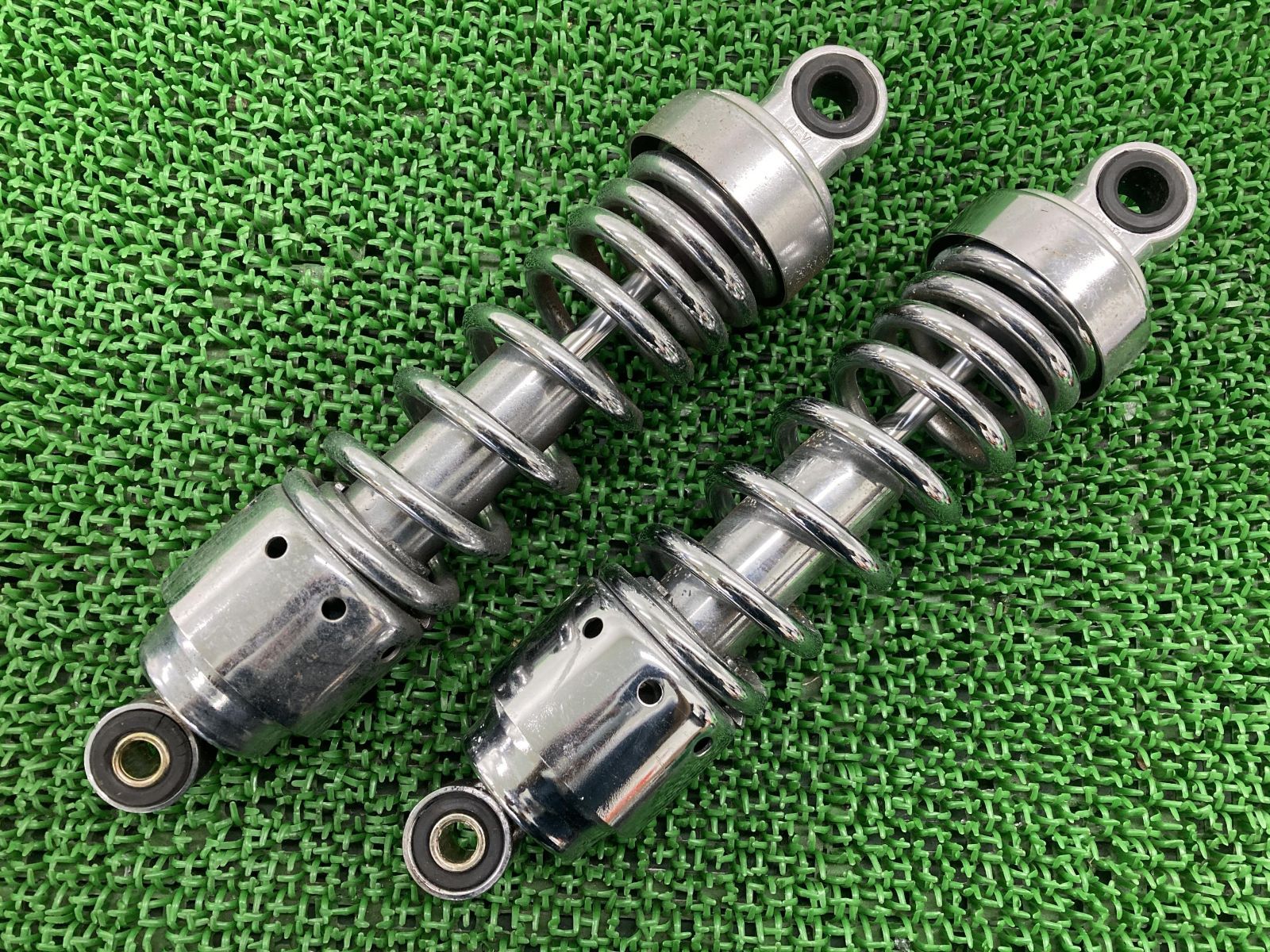 CB400SS リアサスペンション 左右 NC41-1501*** 社外 中古 2007年式外し NC41 ピッチ260mm ダウンサス リアショック 曲がり無し