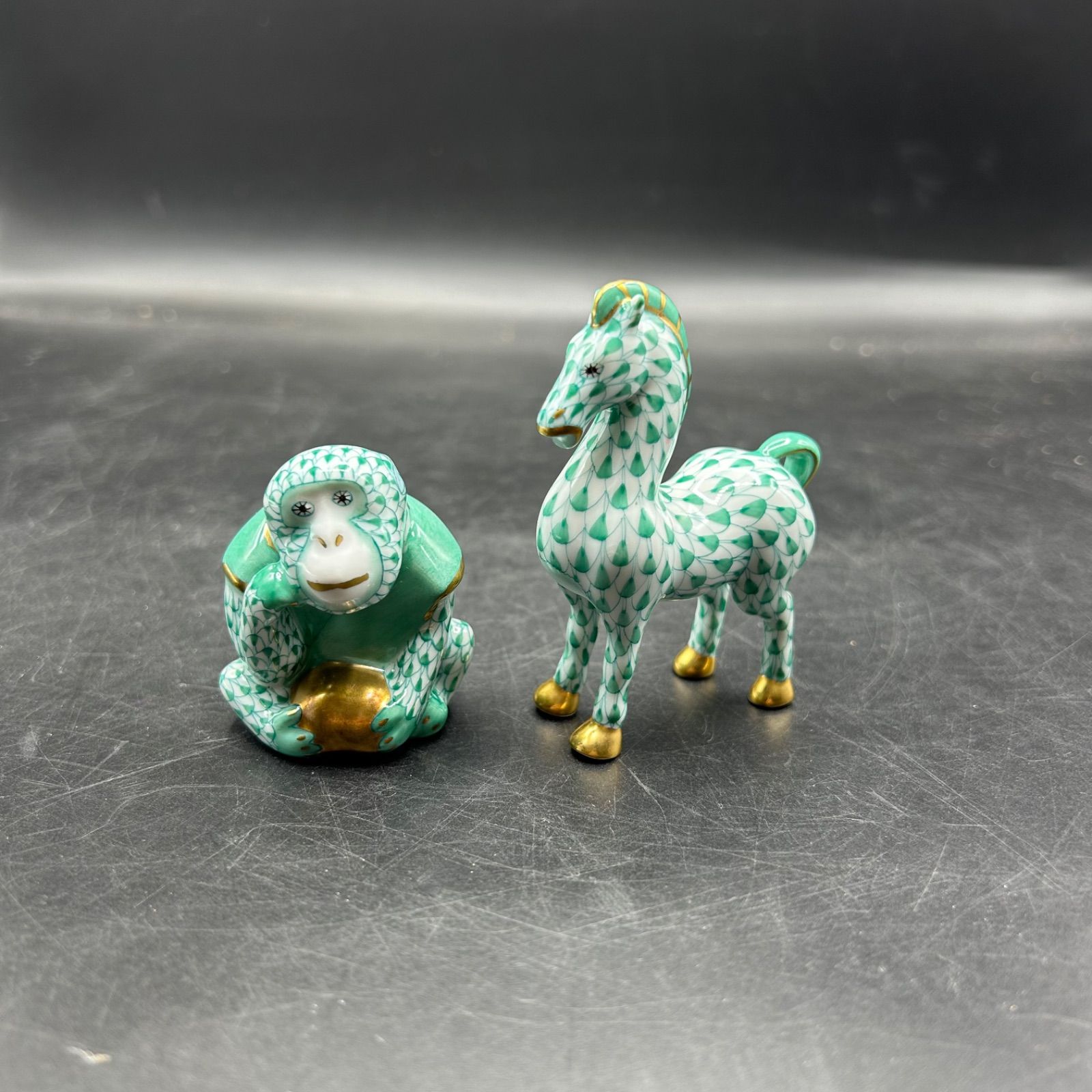 ☆ヘレンド☆ フィギュリン 陶器人形 干支 馬 2個セット ヘレンド HEREND 干支 フィギュリン 置き物 馬 申 陶器