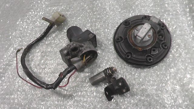 4点 FX400R ZX400D-303xxx の キーセット 割れ:#1756260590 - メルカリ