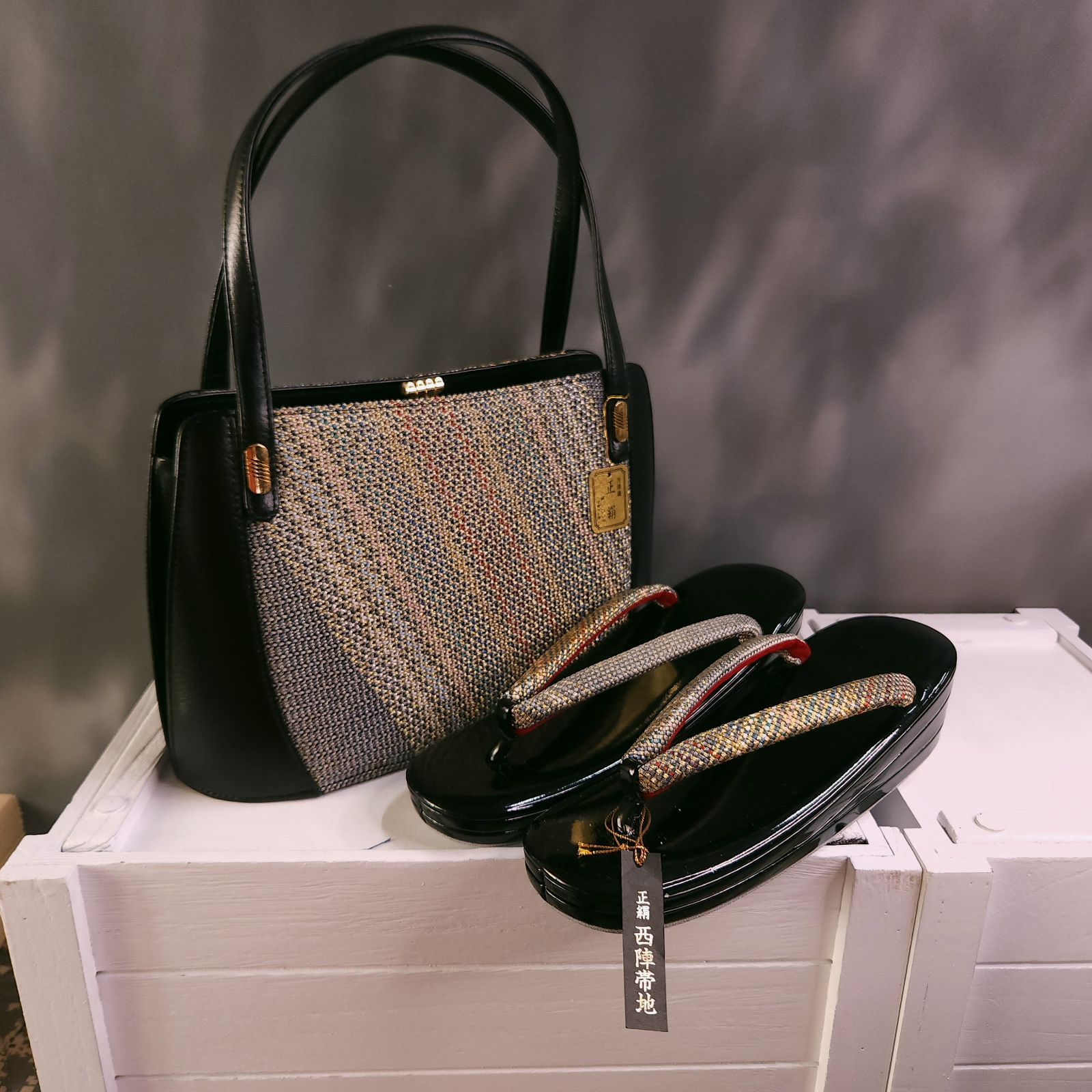 特価・新品】良品！！和装 着物 和装小物 草履バッグセット タグ付き 草履 下駄 ハンドバッグ 和バッグ 西陣帯 正絹 絹100% 西陣織 未使用品  箱入り R-shop Ahub ※次発送は13日 メルカリ