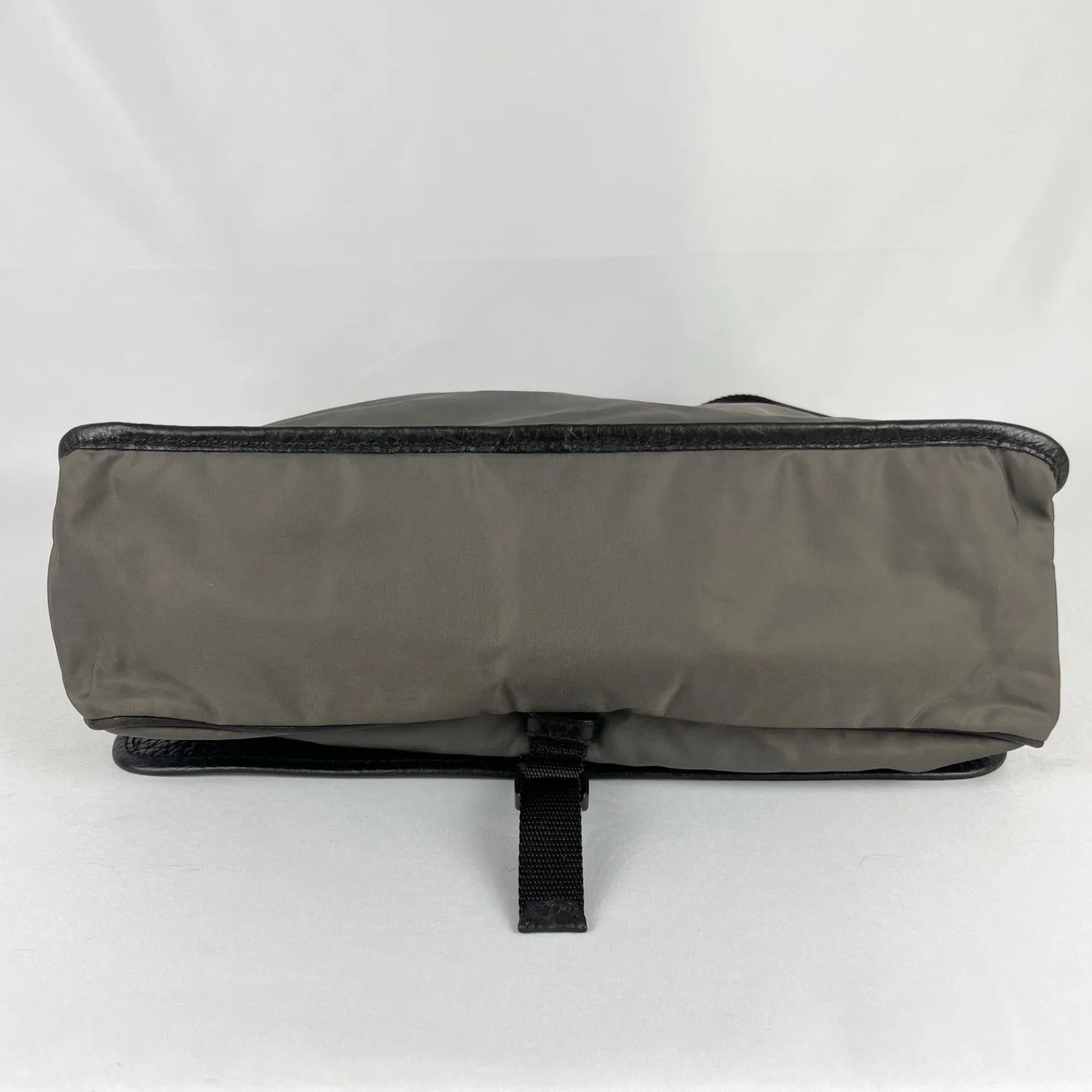 PRADA プラダ テスート ナイロン ショルダーバッグ カーキ メンズ