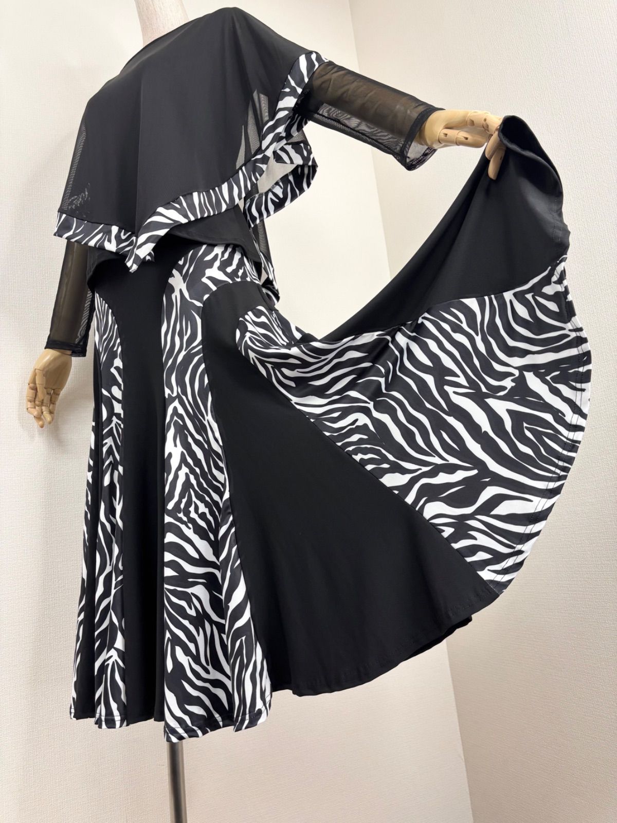 新品》社交ダンス ケープデザイン 工場 ゼブラ柄 セットアップドレス