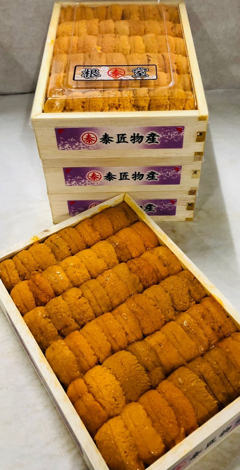 緊急特価】濃厚‼! 毎日吟選！赤ウニ ２５０ｇ 並び Aランク 弁当箱