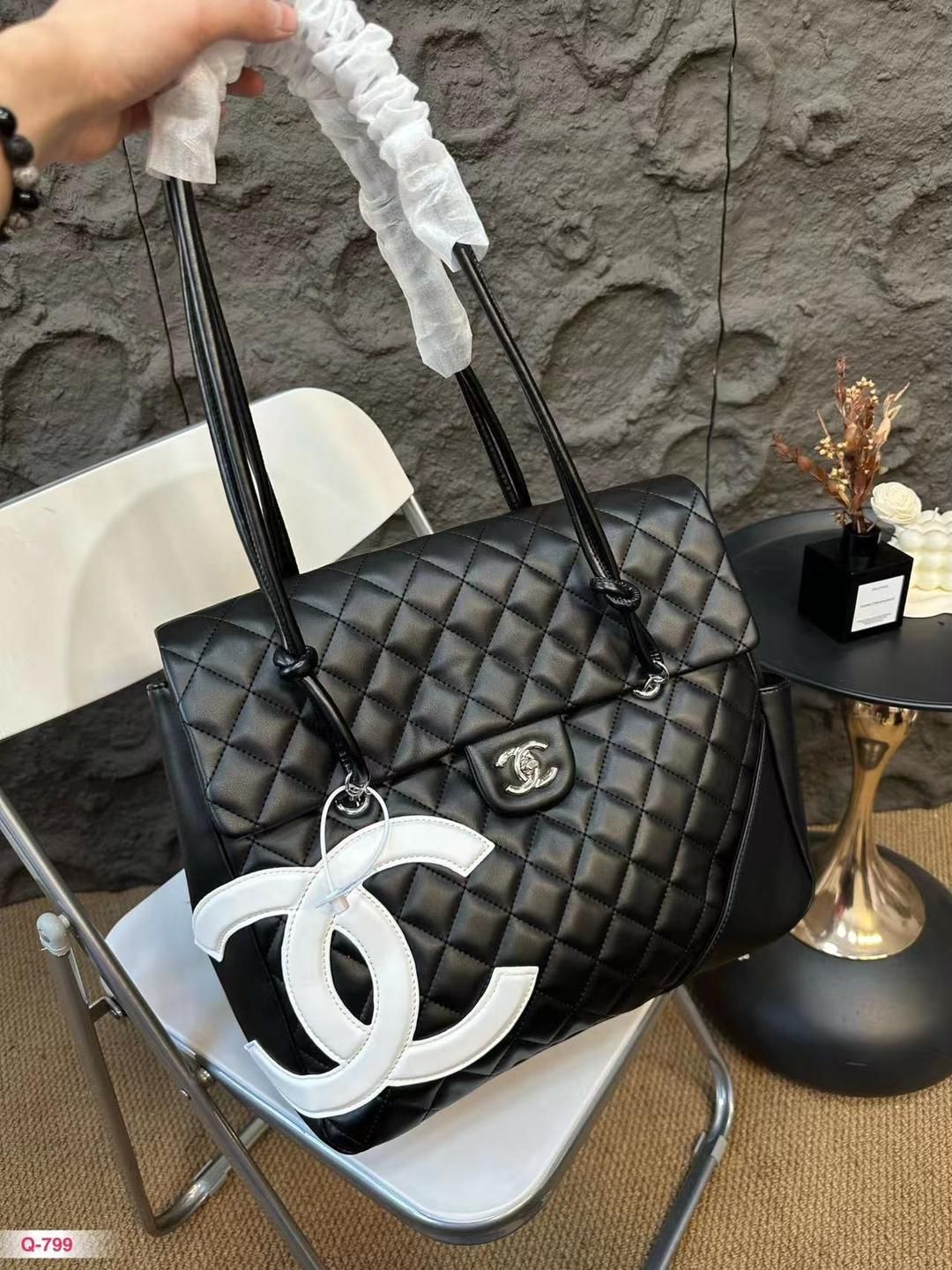 CHANEL 黒トートバッグ ハンドバッグ