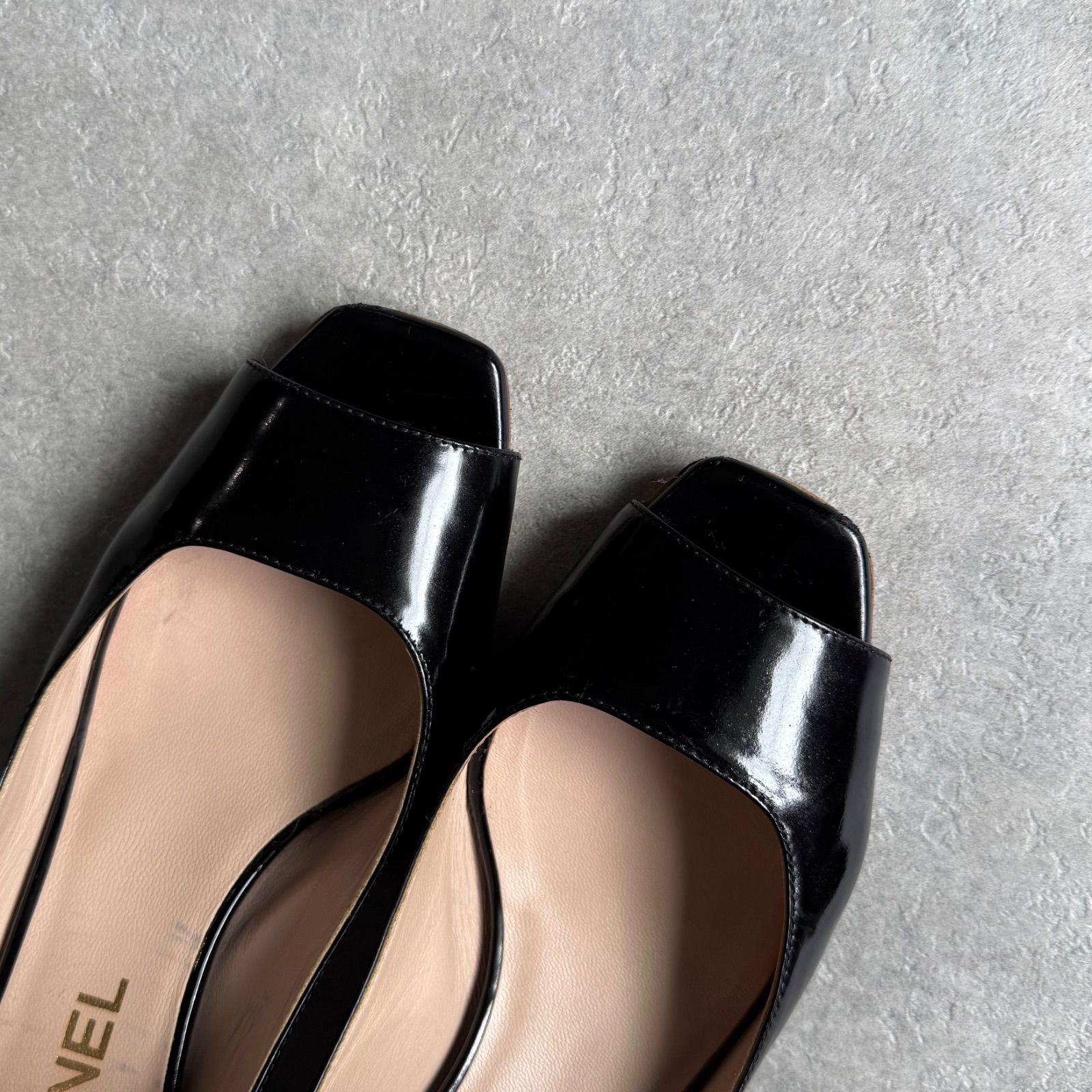 CHANEL シャネル ココマーク バイカラー パンプス 37 CHANEL 【返品OK】【美品】シャネル ココマーク CC ストラップ