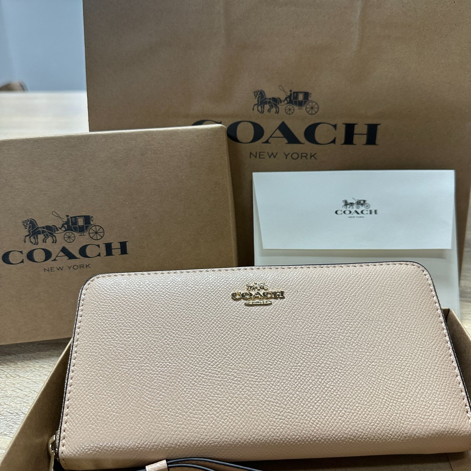 COACH コーチ レディース 長財布 シグネチャー柄 ストラップ付き 新品未使用 アウトレット ギフト - メルカリ