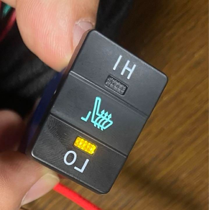 最新モデル 左右2席分 トヨタ純正 サイズスイッチ 後付シート 最新モデル 左右2席分 トヨタ純正 サイズスイッチ 後付シート