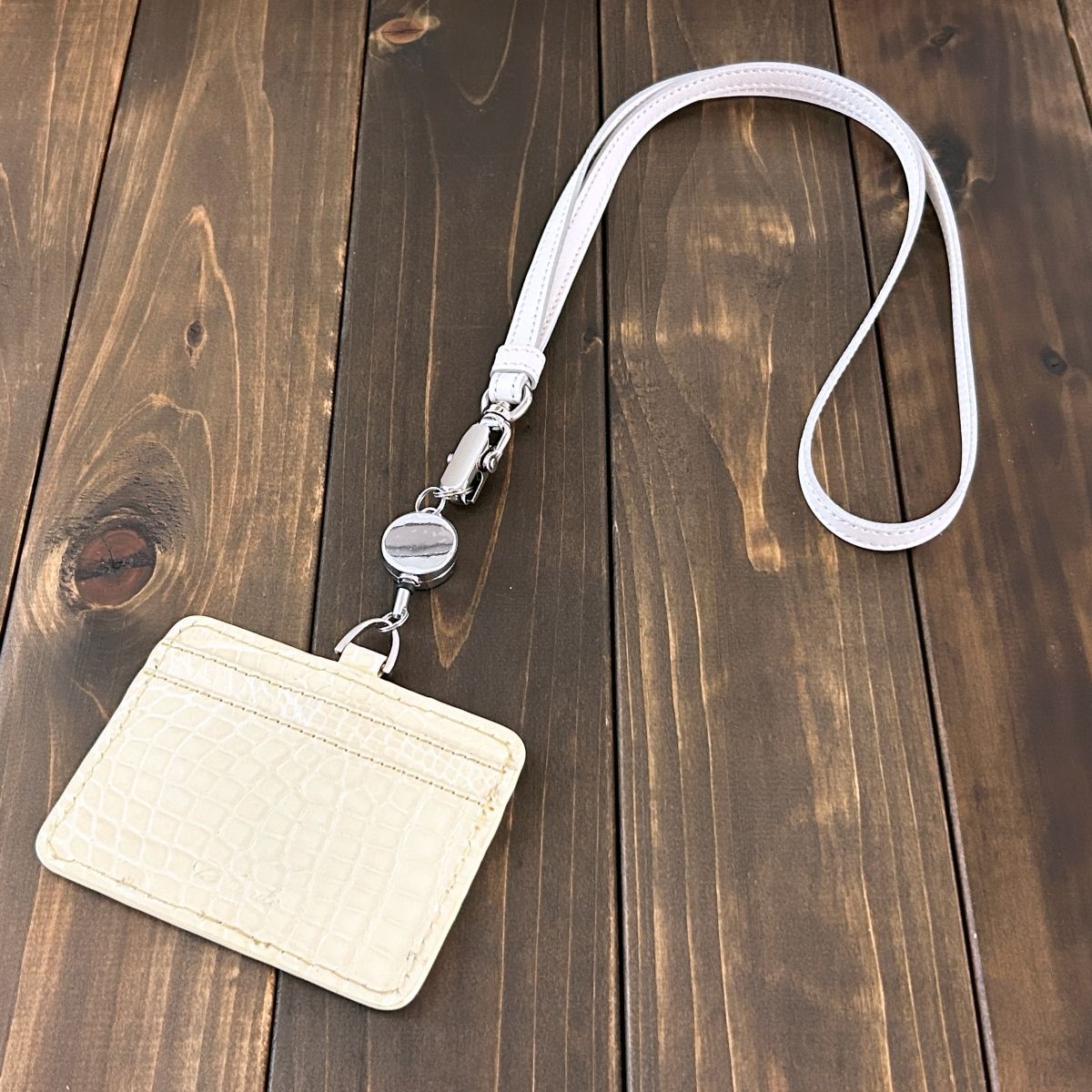 アリゲーター IDホルダー ヴァニラホワイト