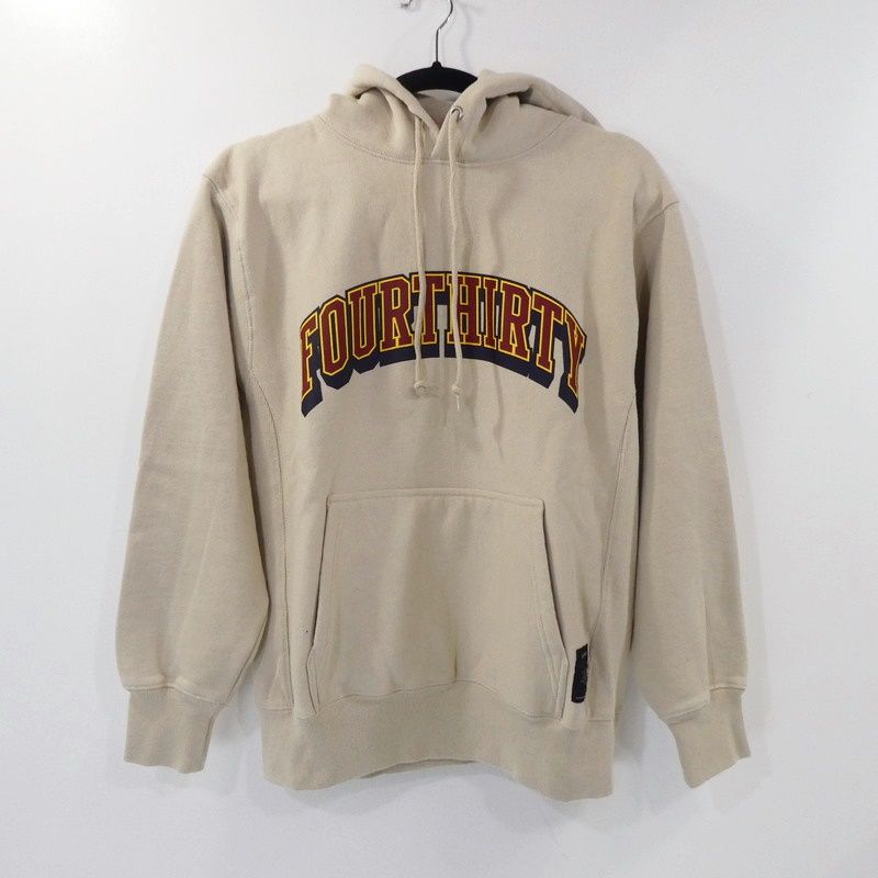 姫路東店 430 - FOURTHIRTY - | フォーサーティー パーカー ARCH COLLAGE P|O PARKA 22-175 ベージュ 103