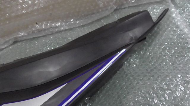 YZF-R25 RG10J-006xxx の テールカウル 右 ヒビ補修:#1703206229 - メルカリ