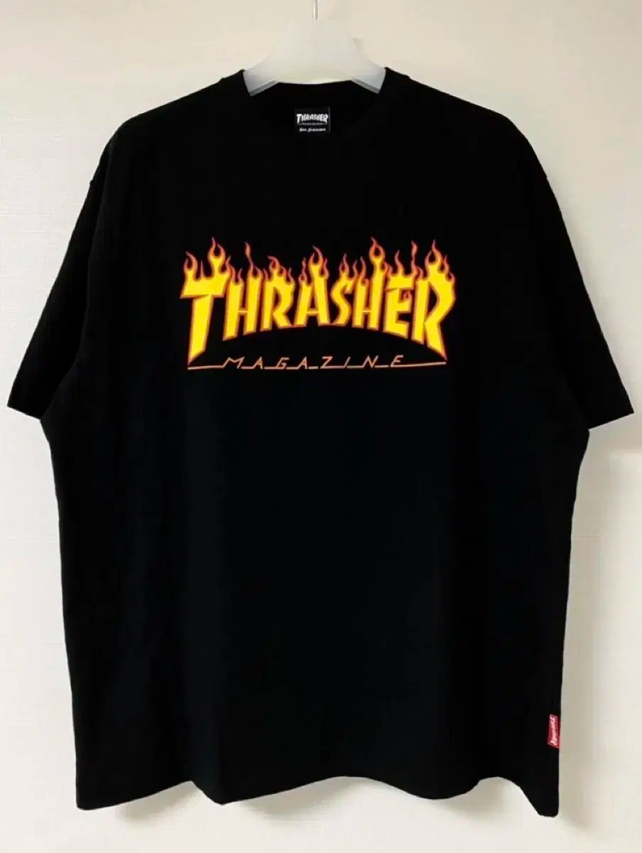 THRASHER フレイム ロゴ Tシャツ 黒