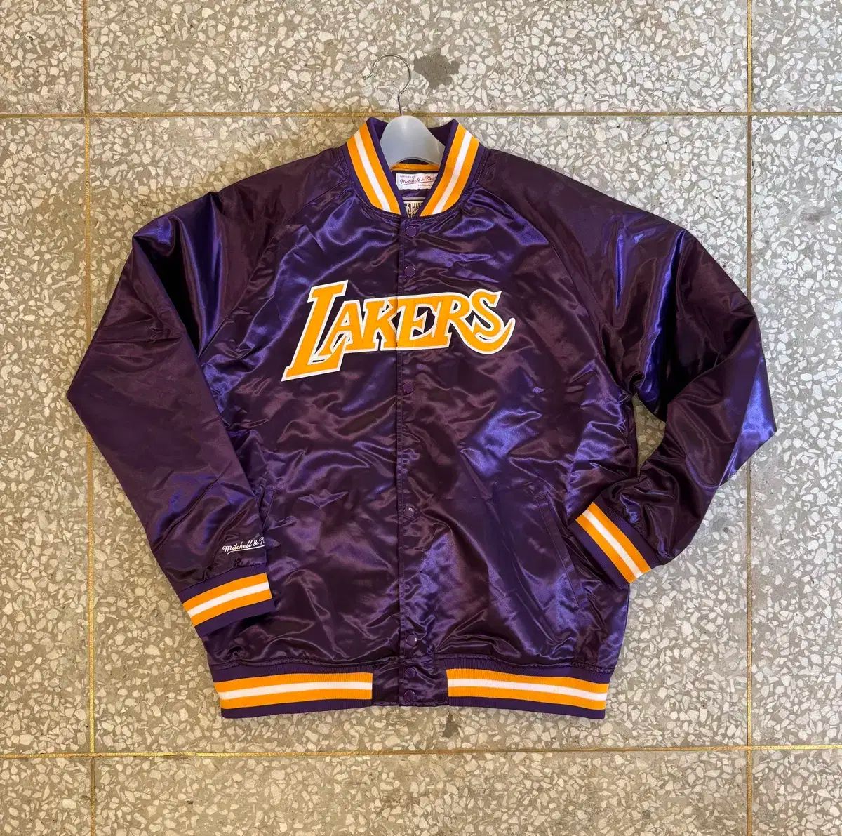 ミッチェルアンドネス Lakers ジャケット PURPLE