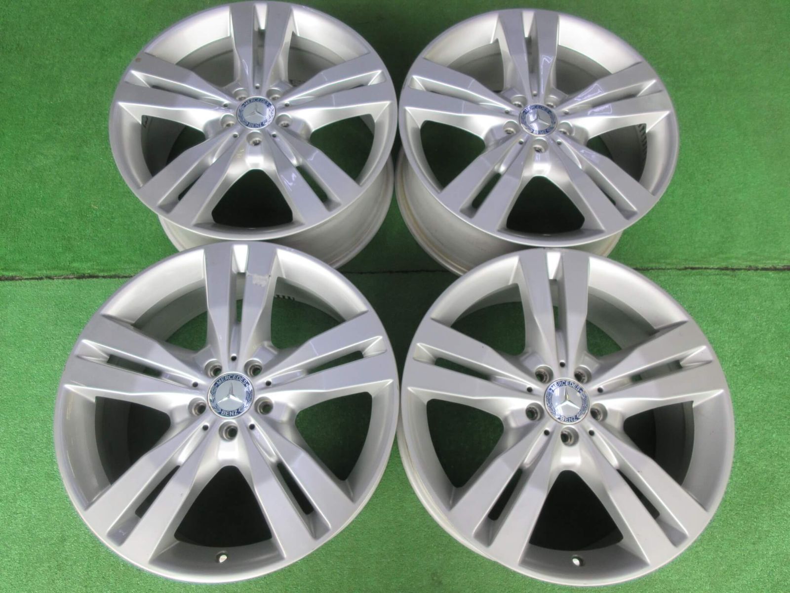 ２０インチ メルセデス Ｒクラス純正ホイール 8.5J-20 5H112 60 お探しの方是非いかがですか