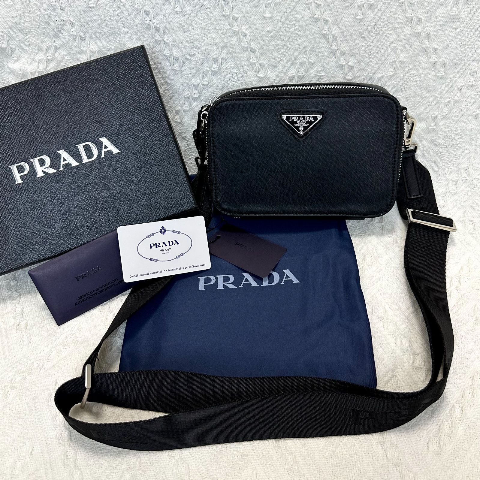 PRADA プラダ カメラバッグ ショルダーバッグ 力強く