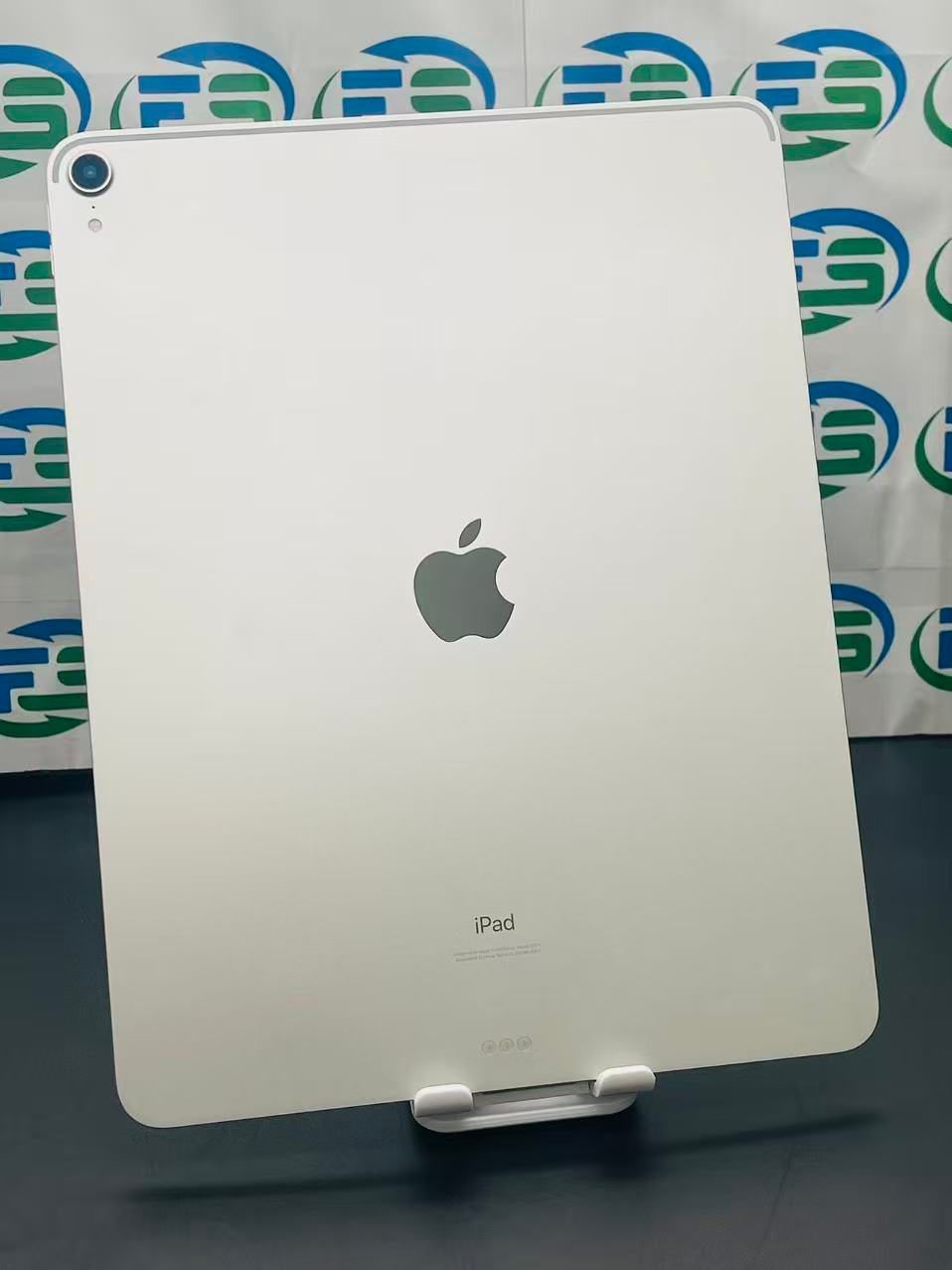 変化 iPad Pro 12.9インチ 第3世代 Wi-Fi 512GB シルバー MTFQ2J|A A1876 送料無料 アップル タブレット アイパッド