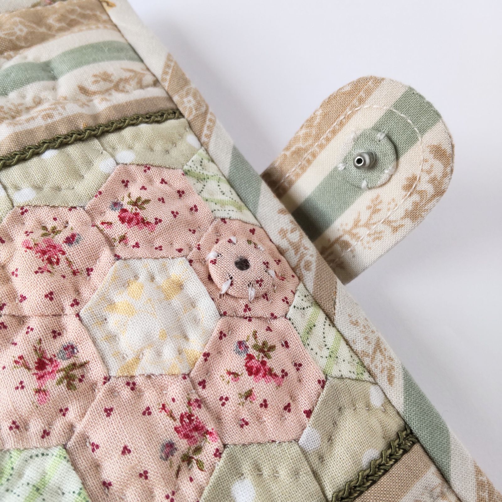 パッチワーク＊ヘクサゴンのおくすり手帳ケース＊マルチケース