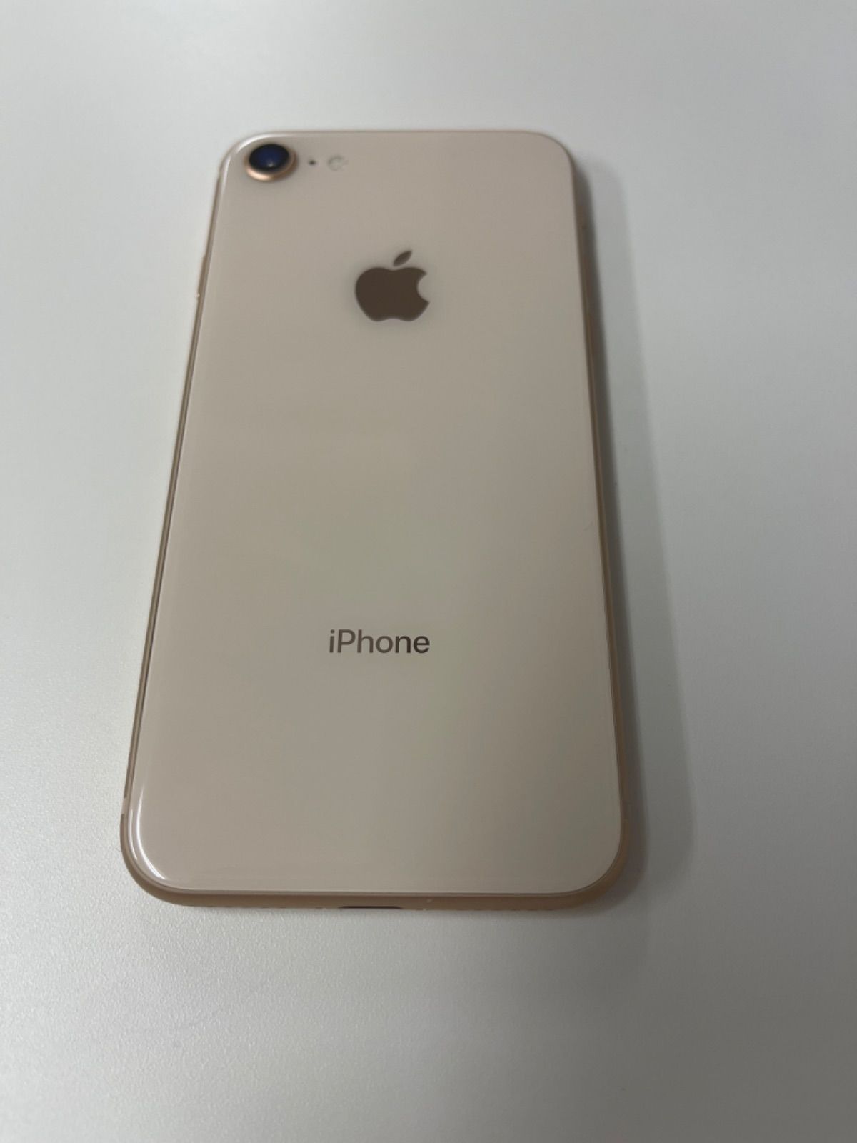 【美品】iPhone8 64GB ゴールド MQ7A2J/A バッテリー100% 美品 iPhone8 64GB ゴールド MQ7A2J/A バッテリー100% [8989