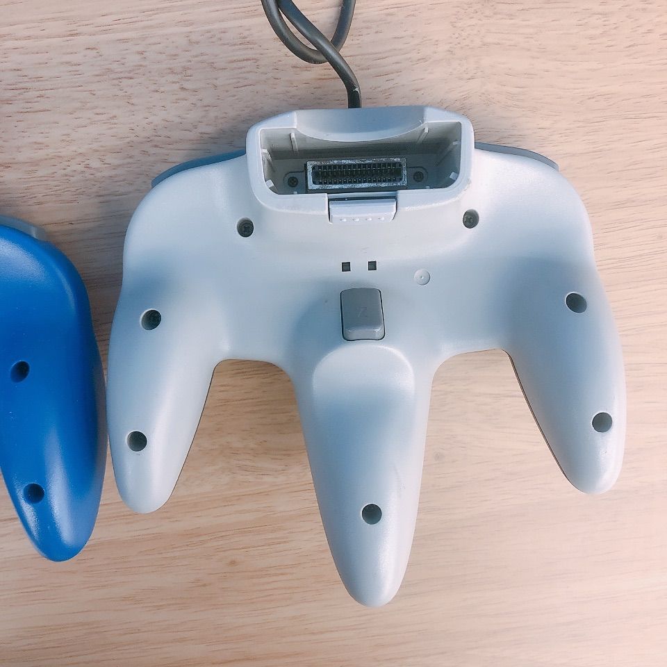 ジャンク まとめ売り N64 コントローラー ブロス 35個(非純正2個含)セット クリアカラー グレー レッド ブラック NINTENDO 64 - ジャンク純正 ニンテンドー64 コントローラー 4個