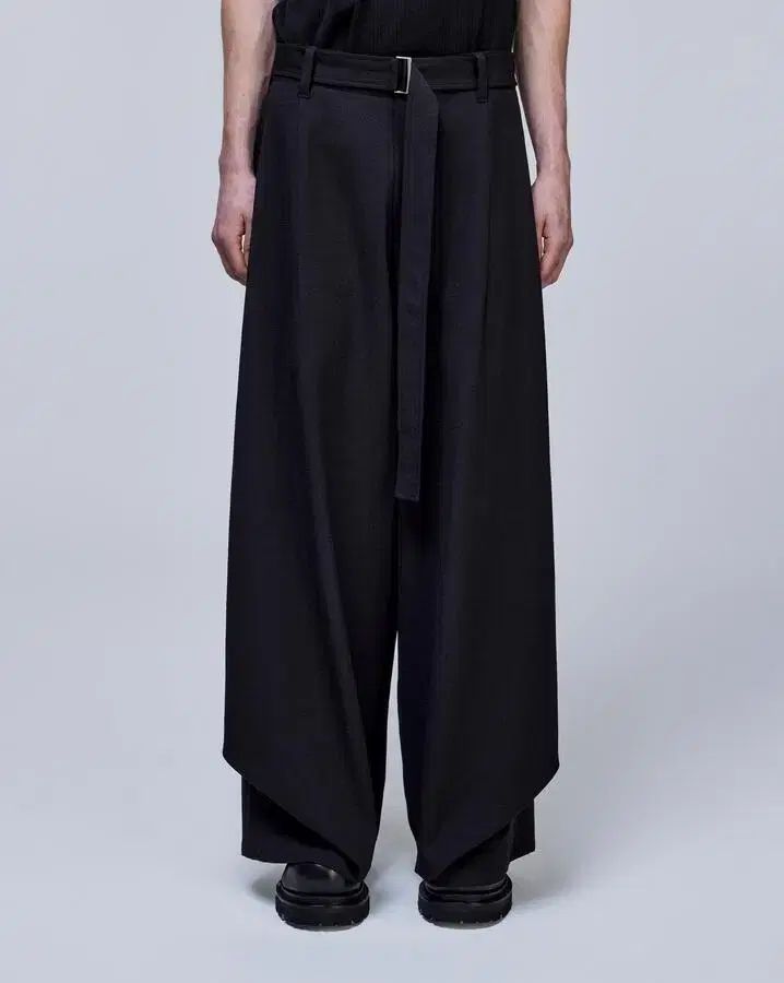 SONGZIO HOMME ソンジオ オム コレクション モリス フ パンツ 黒 82