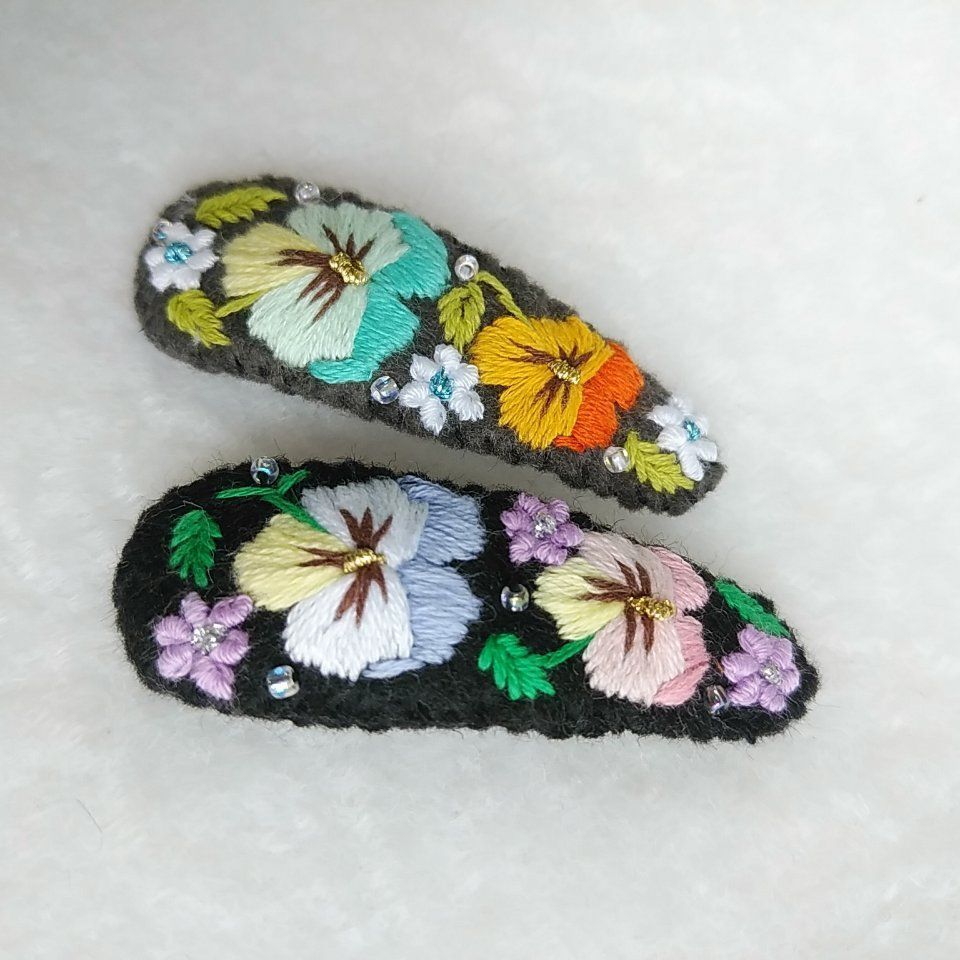 パンジー刺繍☆5センチパッチンピン♡グレー