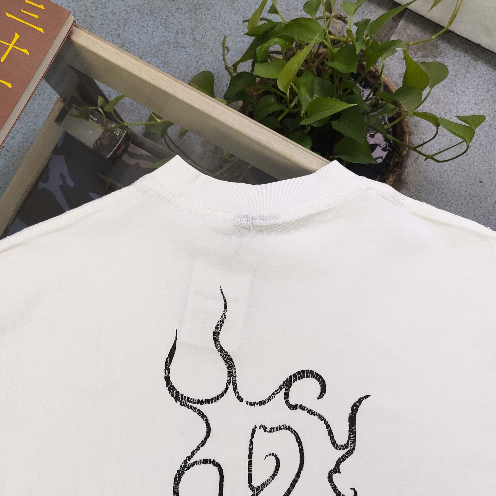 BALENCIAGA 新作炎プリントルーズ半袖Tシャツ