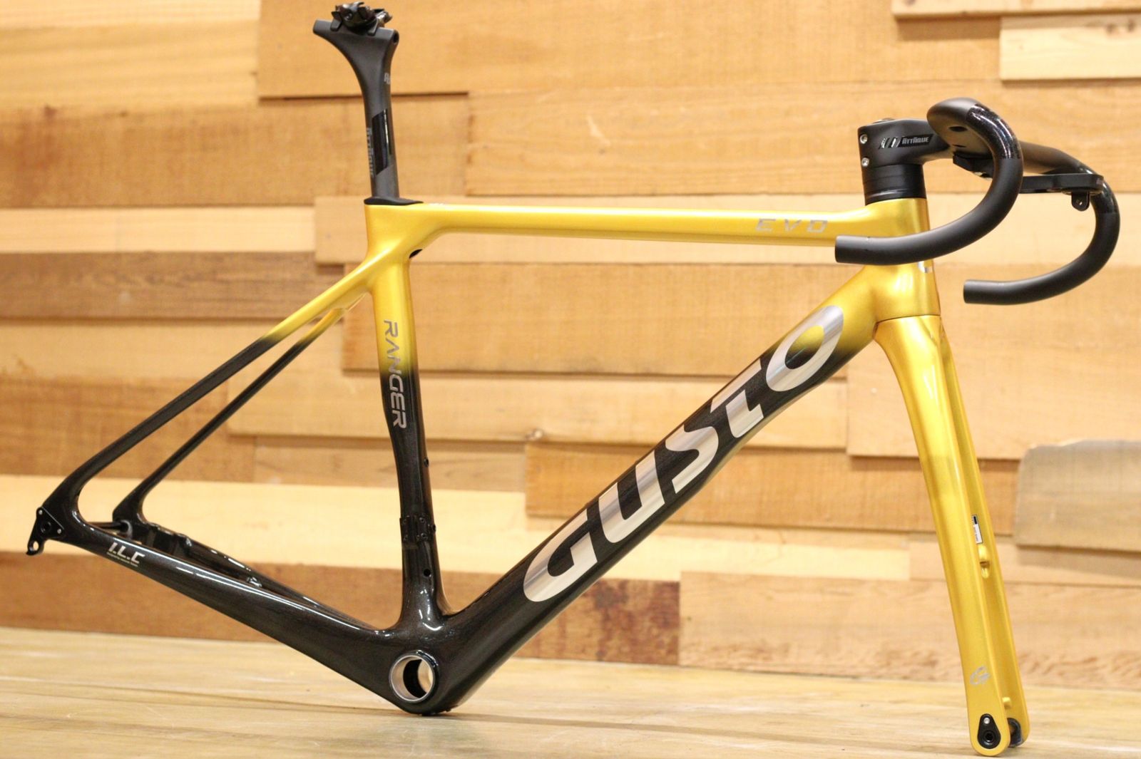 グスト GUSTO レンジャーエボ RANGER EVO DISC チームリミテッド TEAM LIMITED 2025 Sサイズ カーボン ロードバイク フレームセット 立川店