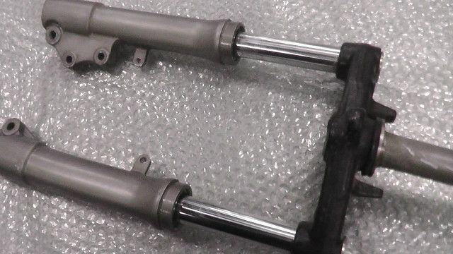 新年特販 グランドアクシス 100 SB06J フロントフォーク ステム 329-29