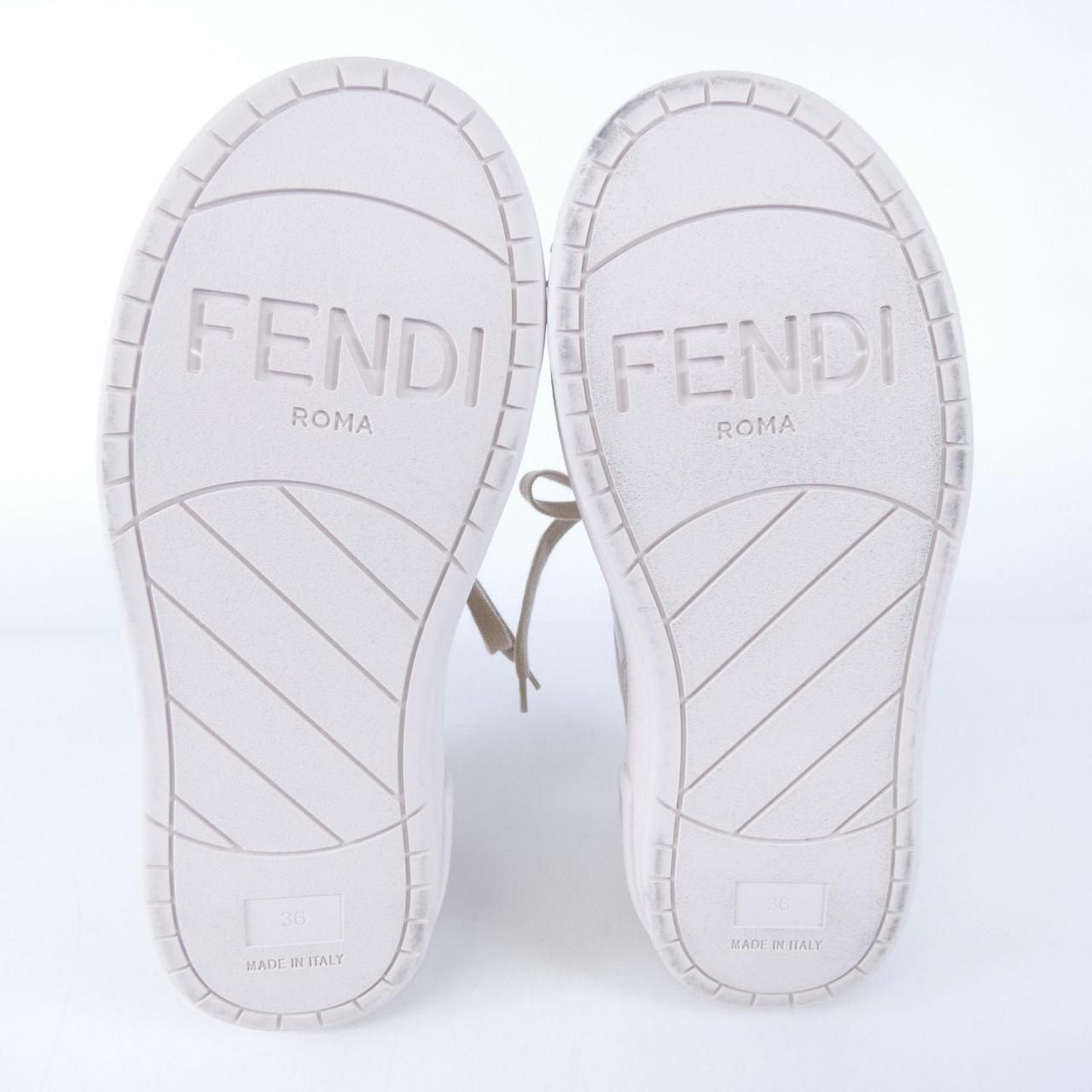 FENDI スニーカー